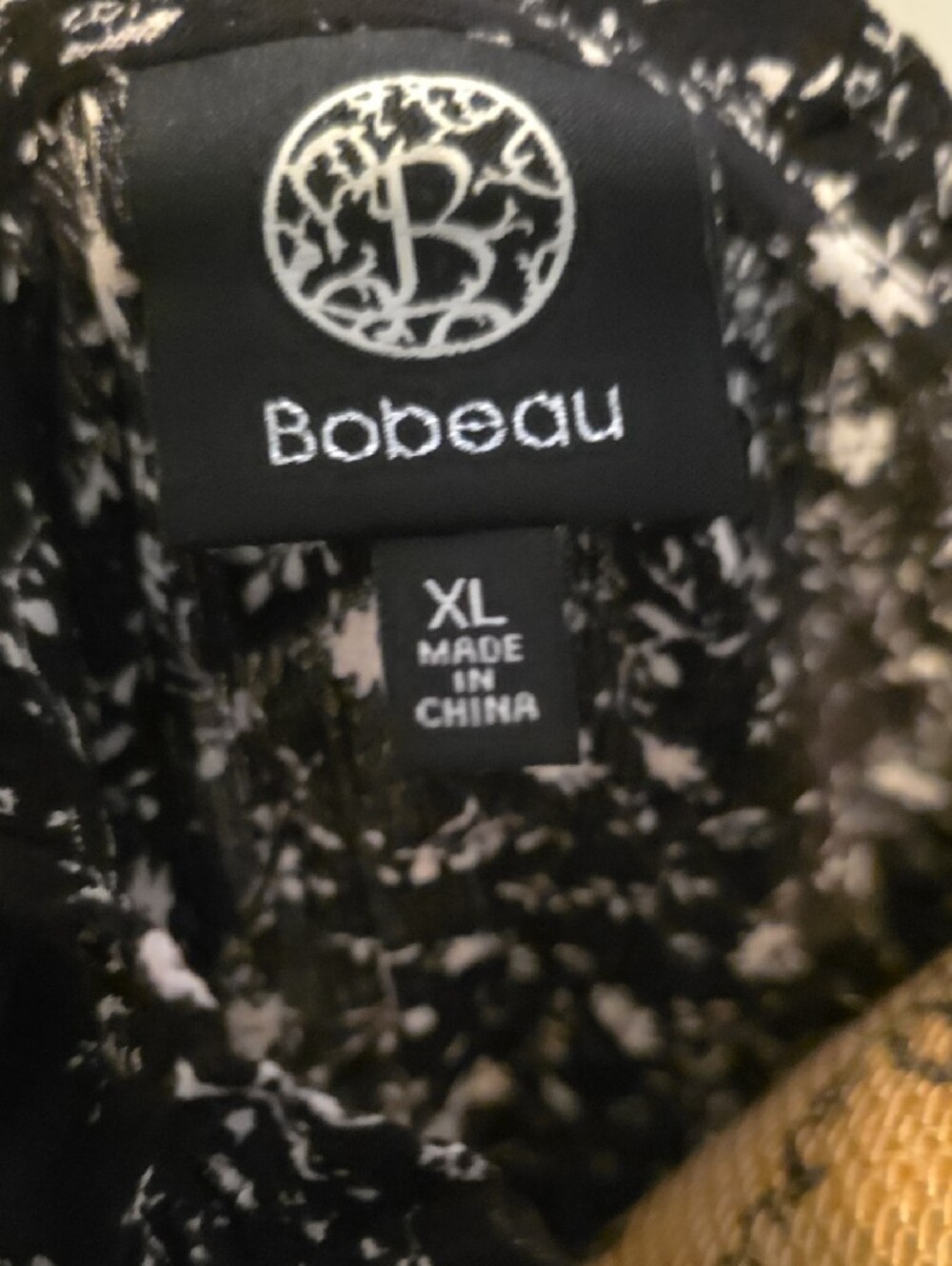 bobeau Black & White Daisy-Print Ruffle Blouse - Picture 2 of 4